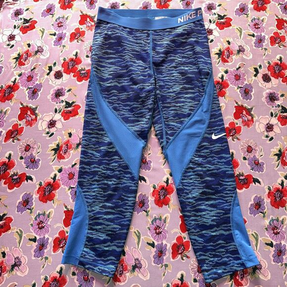Nike Pro Dri-Fit sz M Women’s Cropped Athletic Leggings 22“ Inseam Multi Blue - Picture 1 of 8